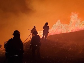 firefihters fighting moraga fire___12001032972